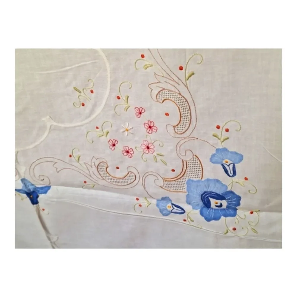 Irish table linen Set 8 Napkins 72 x 90 Tablecloth Embroidered Handmade Floral